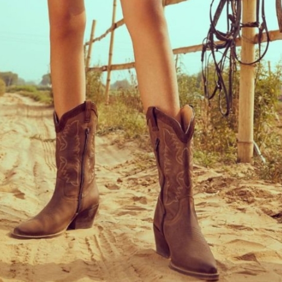 Myra Bag | Shoes | Nwt Myra Rodeo Cowgirl Cowboy Brown Western Boots ...